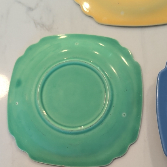 Colorful Square Plates Set - Picture 2 of 9